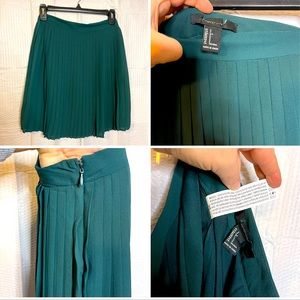 Pleated Mini Skirt Small